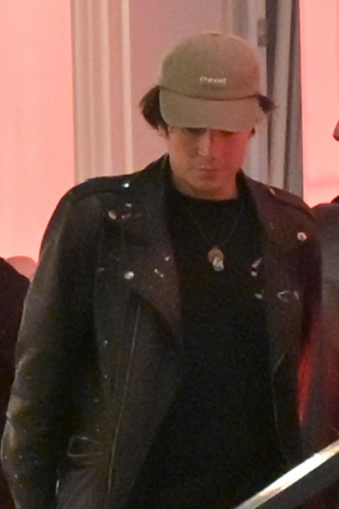 Niezła bibka Afryka Express. Obejrzeli razem odcinek, a potem poszli w tango. Iwan wyszedł ostatni