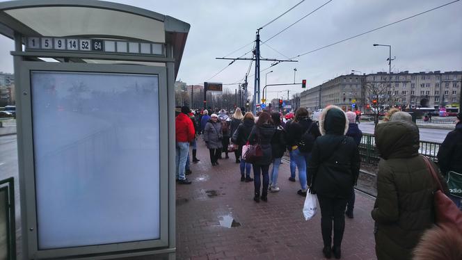 Dzień złamanych pantografów w Krakowie. Duże utrudnienia w komunikacji miejskiej