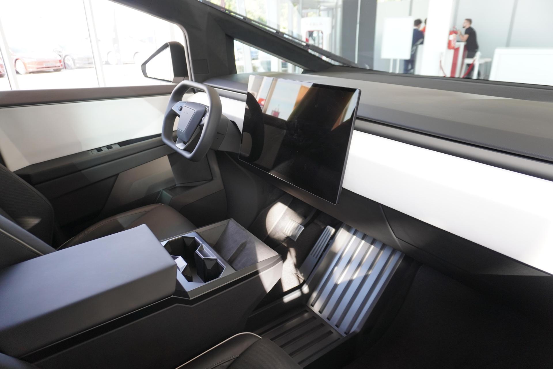 Tesla Cybertruck 