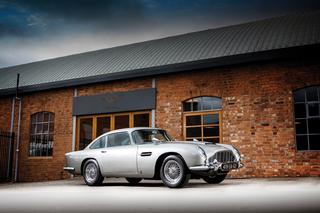 Oryginalny Aston Martin Jamesa Bonda sprzedany za rekordową kwotę - GALERIA