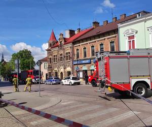 Policja zablokowała centrum Tarnowa! Na ulicy Krakowskiej występują utrudnienia