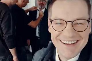 M jak miłość na planie: Piotrek (Marcin Mroczek), Werner (Jacek Kopczyński)