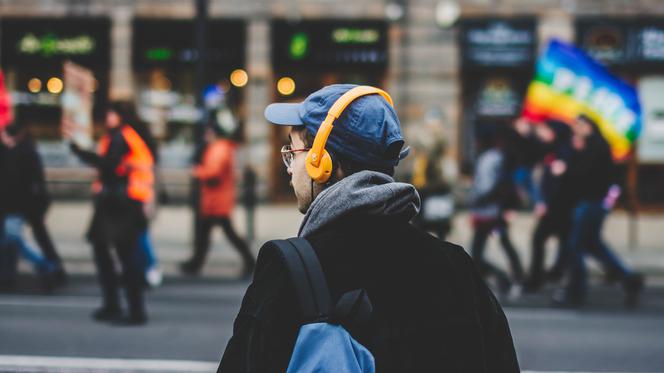 Rodzina dowiedziała się, że jest gejem. Grozi mu śmiertelne niebezpieczeństwo!