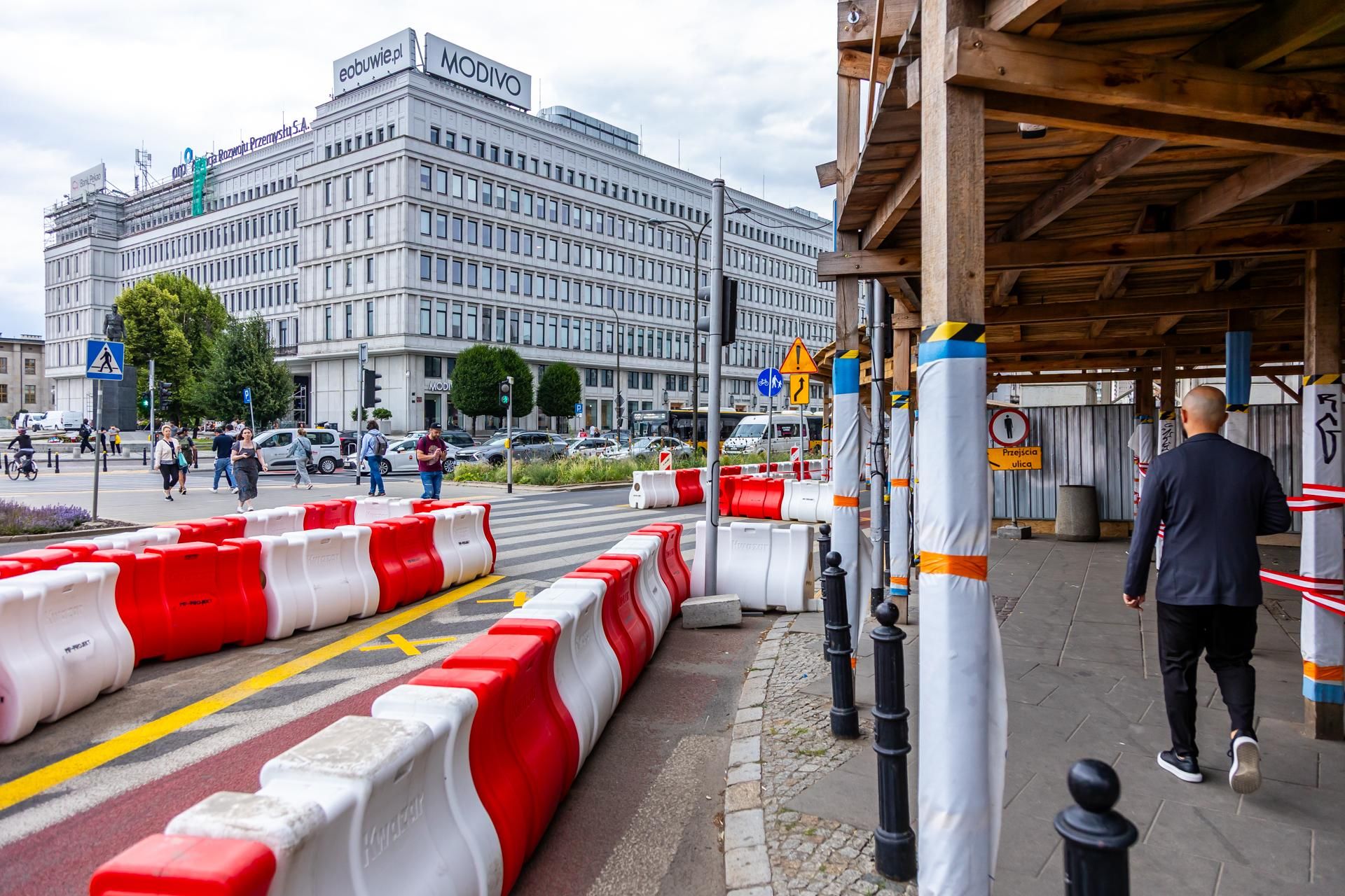 Gmach Banku Gospodarstwa Krajowego w Warszawie w trakcie remontu