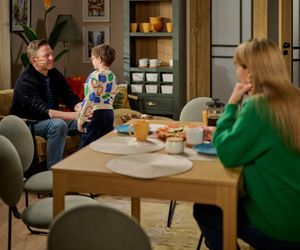 Na Wspólnej odc. 4036. Wojtek (Wojciech Błach), Ludzik (Gustaw Marczak), Żaneta (Anna Guzik)