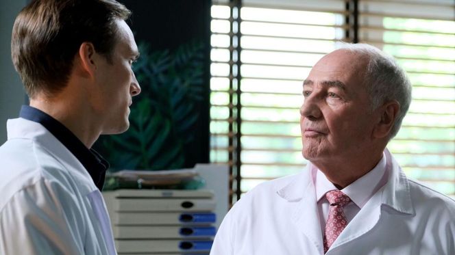 M jak miłość odc. 1879. Olek (Maurycy Popiel), Jerzy Argasiński (Karol Strasburger)