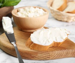 Domowy twarożek z tego przepisu ma moc. Dodaję do niego ten zdrowy jogurt 