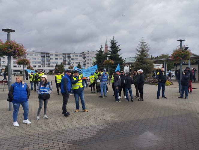 Hutnicy i koksownicy wyszli na ulice w Dąbrowie Górniczej. Apel do rządu o ratunek dla branży i tysięcy miejsc pracy