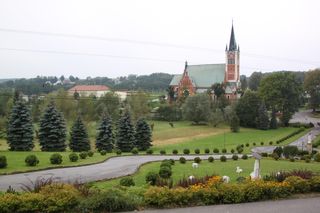 To jedna z najstarszych wsi w Małopolsce. Jest nazywana polskim Lourdes 