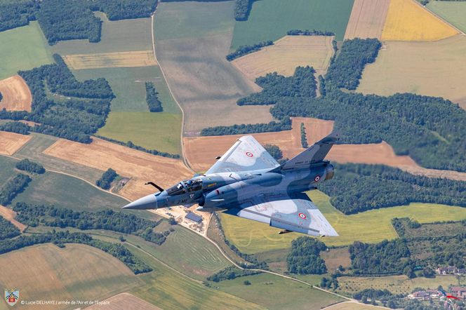Samolot Mirage 2000
