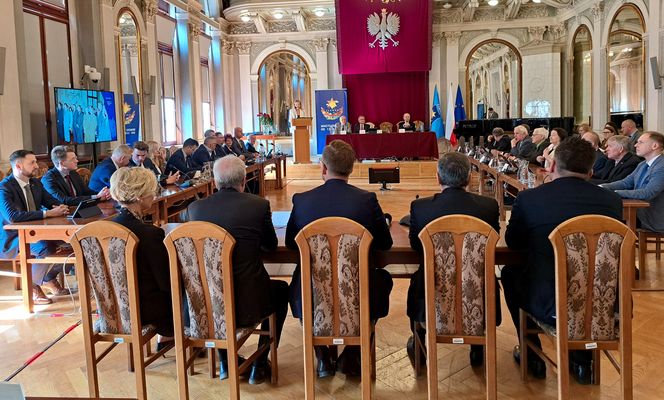 35 lat samorządu terytorialnego w Polsce - uroczysta sesja w Tarnowie