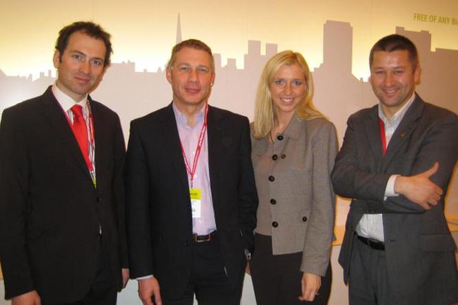 Spotkanie dyrektora BREEAM – Martin’a Townsend'a z delegacją PLGBC – Agnes Vorbrodt-Schurma, dr Michał Stangel, Bartłomiej Kisielewski podczas konferencji EcoBuild w Londynie (marzec 2010)