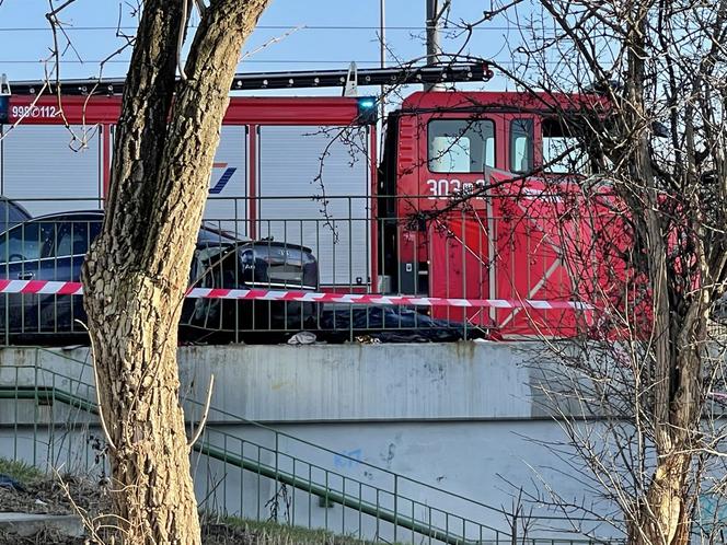 Tragiczny wypadek na Ochocie. Samochód wjechał na chodnik