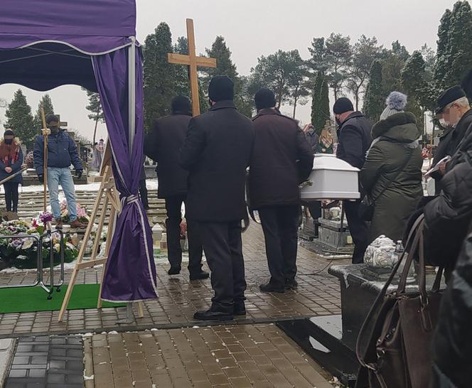 Ciało Ani zostało pochowane na parafialnym cmentarzu
