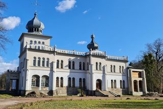 To najpiękniejszy orientalny pałac w Małopolsce. Zachwycał się nim prezydent Polski 