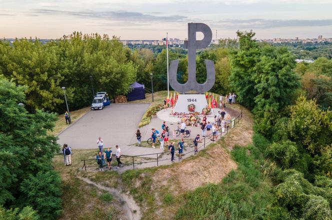 Walka o ogień na Kopcu Powstania. Czy iluminacja zastąpi ogień przez 63 dni obchodów