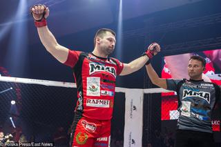 Gala Babilon MMA 2: Szymon Kołecki nie dał szans rywalowi. Kolejne zwycięstwo w MMA