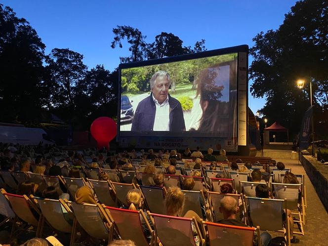 Alior kino na leżakach