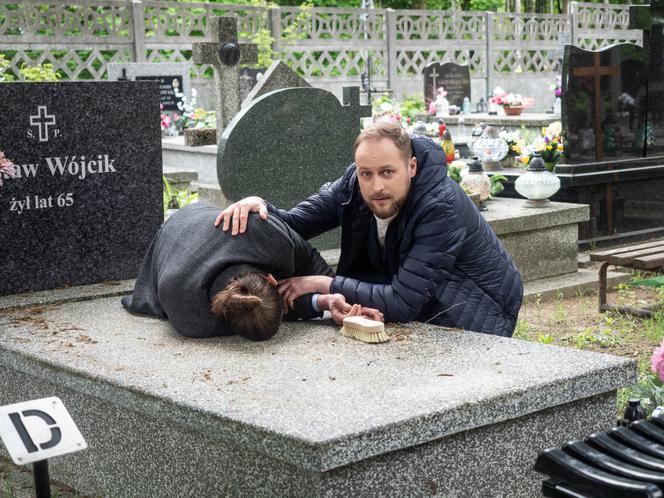 Na Wspólnej, odcinek 3319: Brat Pawła umrze na grobie ojca? Emil pozna ostateczną diagnozę - ZDJĘCIA
