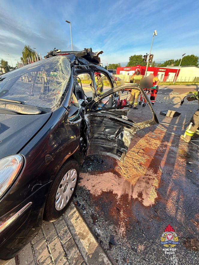 Wypadek na skrzyżowaniu Chrobrego z Trasą Prezydenta Władysława Raczkiewicza w Toruniu
