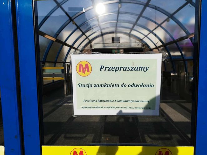 Wstrzymany ruch na jednej linii