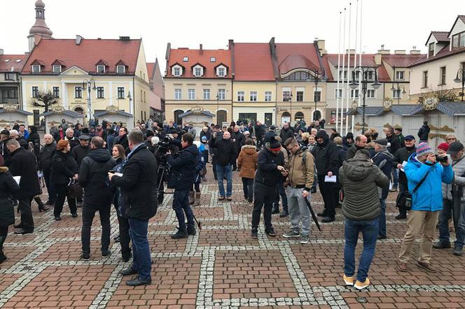 Mieszkańcy Żor chcą, żeby Wojciech Kałuża oddał mandat. Dziś wyszli na ulice [AUDIO] [GALERIA]