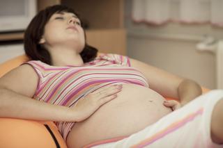 Ból podbrzusza w ciąży. Jakie są przyczyny bólu w podbrzuszu?