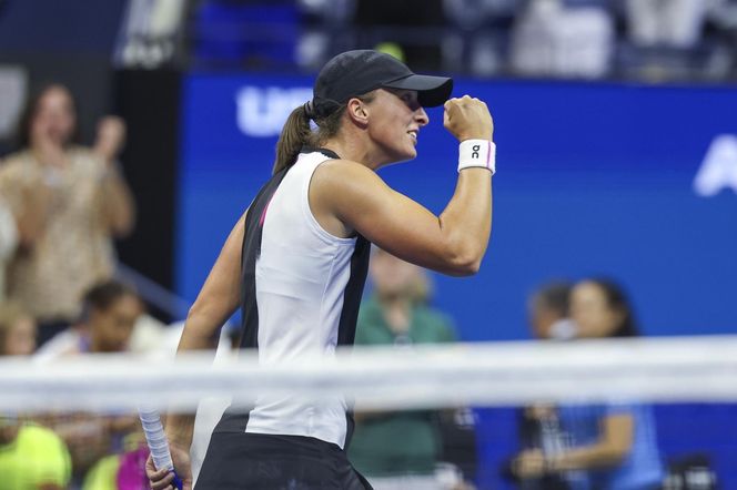 Iga Świątek w 1/8 finału US Open. Trudny mecz i awans Polki po zaciętej walce z Kalinską