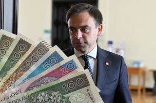 Rząd Tuska pilnie szuka 30 mld zł oszczędności. Wiadomo, kto ucierpi na cięciach