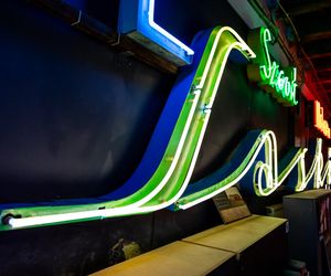 Neony z Muzeum Neonów w Warszawie
