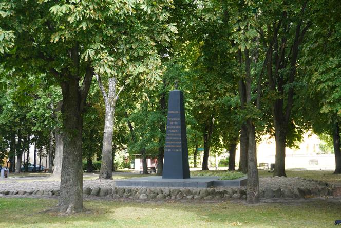 Plac Mordechaja Tenenbauma. To część Skweru przy Żabiej w Białymstoku