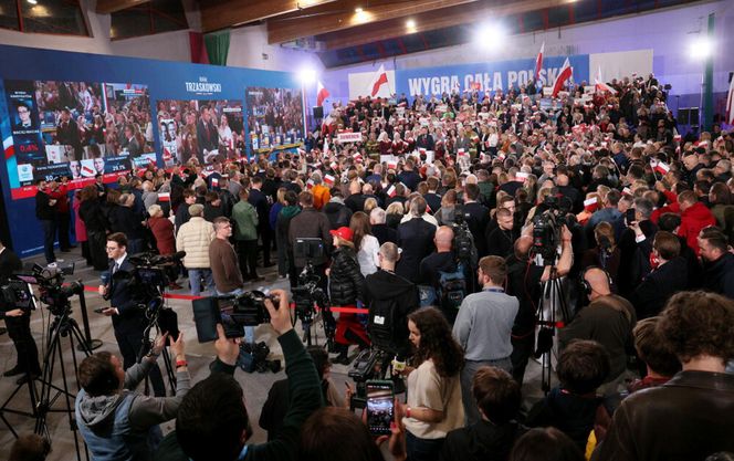Trzaskowski cały w emocjach! Co za przemówienie! Tłum oszalał