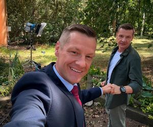 M jak miłość nowy sezon. Bracia Zduńscy - Piotrek (Marcin Mroczek), Paweł (Rafał Mroczek) na planie