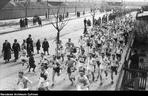 Start zawodników do biegu na przełaj na ok. 3 kilometry /1934 rok