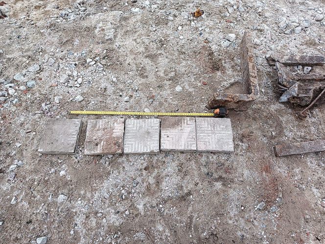 Pod ulicą w centrum Torunia odkryto... dawną wytwórnię lodu! Niezwykłe znalezisko sprzed 130 lat