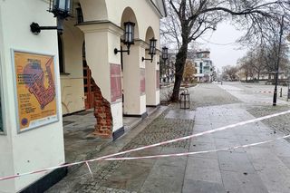 Samochód wjechał w budynek radomskiej Łaźni