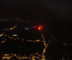 Nocny pożar w Bobrownikach Śląskich. Mieszkańców obudziły wybuchy