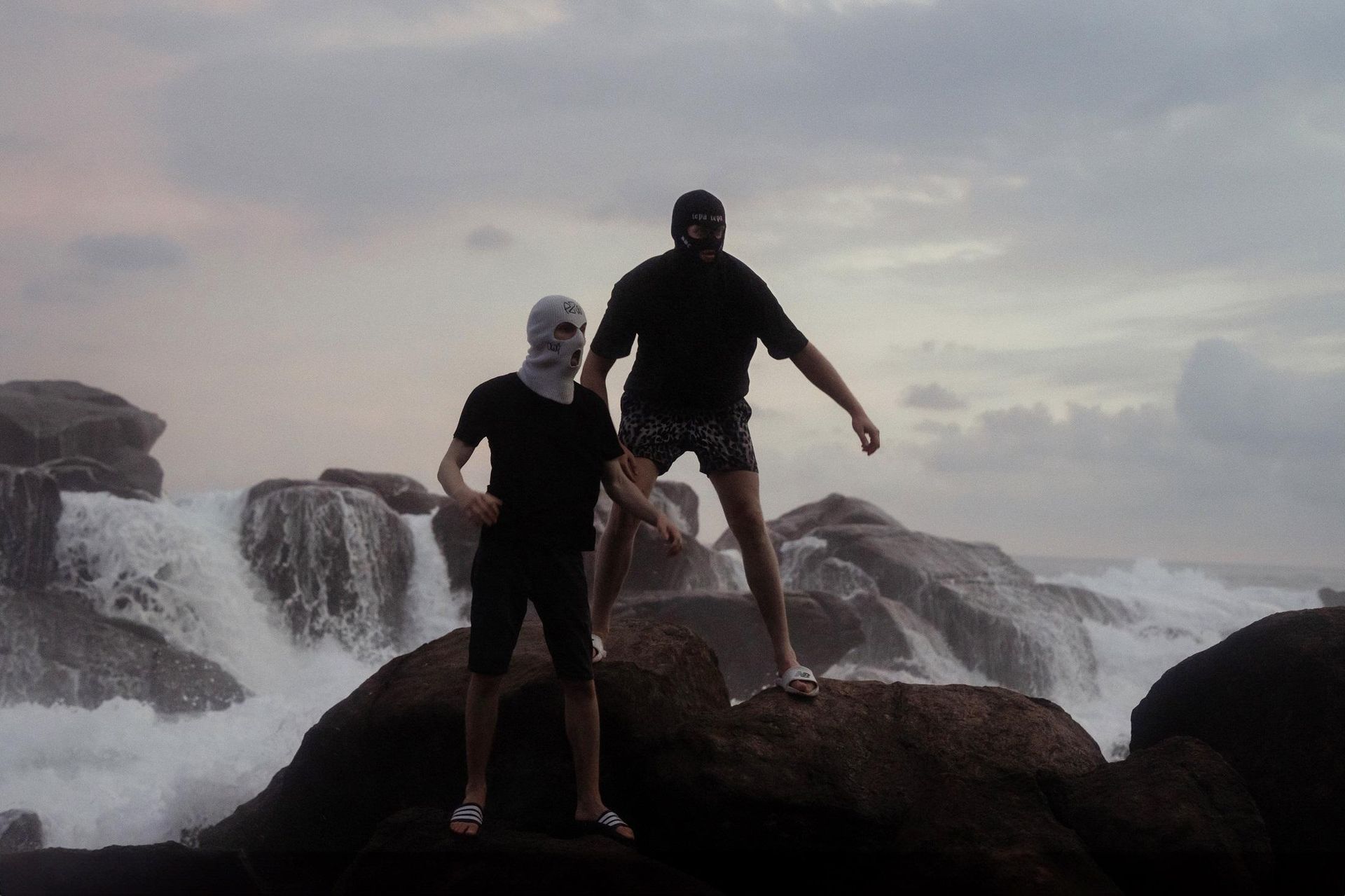 Rów Babicze z nowym singlem promującym debiutancki album ,,NIERÓWNO POD ...