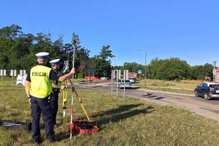 Tragedia pod Gnieznem! BMW wypadło z drogi, nie żyje 22-letni kierowca