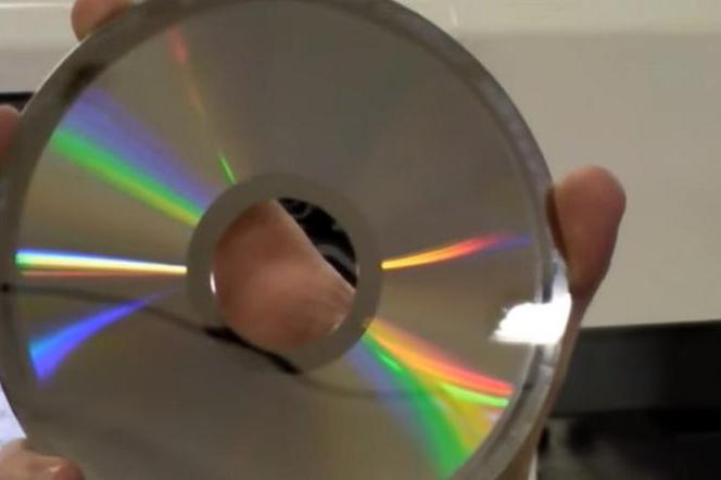 Płyty CD przestaną istnieć? Ich sprzedaż bardzo spada, wygrywa streaming