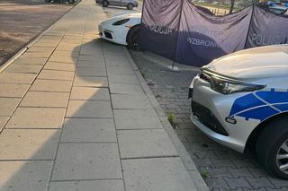  Makabra na Ochocie. Zwłoki w luksusowym białym Porsche. Na miejscu prokurator