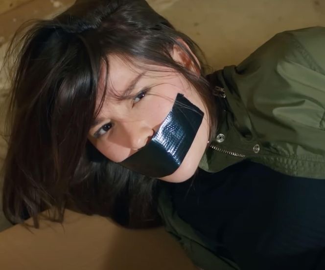 Zeynep będzie przetrzymywana przez porywacza, a Yildiz przyłapie Melis na rozmowie z przestępcą. Ghonul i Bulent zaczną odchodzić od zmysłów, a Ege trafi na trop.
