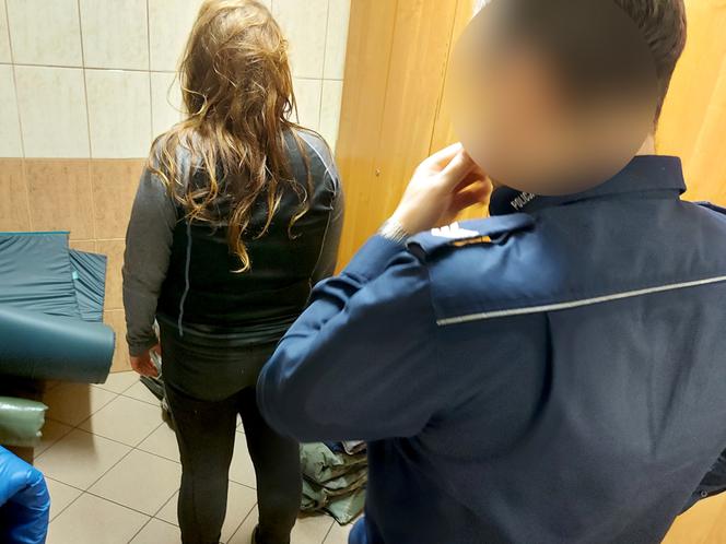 Pobili kobietę i zabrali jej telewizory. Bezlitosna para rozbójników z Otwocka