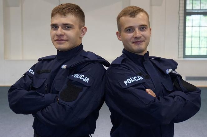 Ślubowanie nowych policjantów w Olsztynie. W szeregi wstąpiło 24 funkcjonariuszy [ZDJECIA]