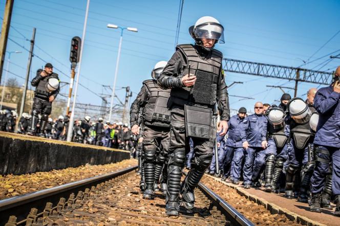 Tak policjanci przygotowują się do starć z pseudokibicami
