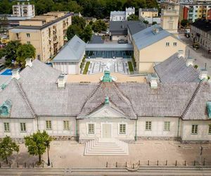 To jedyny świecki zabytek w stylu baroku drezdeńskiego. Powstał na polecenie króla Augusta III