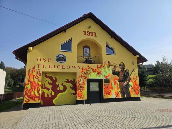 Niezwykły mural strażaków OSP w Tuligłowach