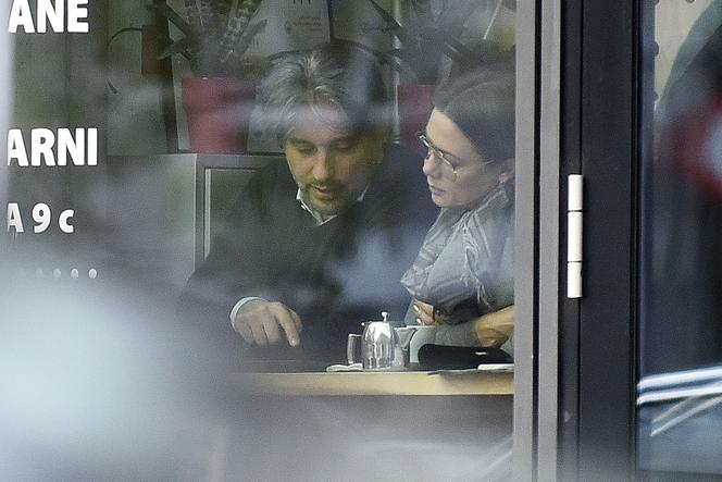 Kinga Rusin i Marek Kujawa całuja się 