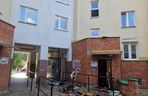 Łódź. Wybuch i pożar w mieszkaniu. 72-letni mieszkaniec usłyszał zarzuty [ZDJĘCIA].