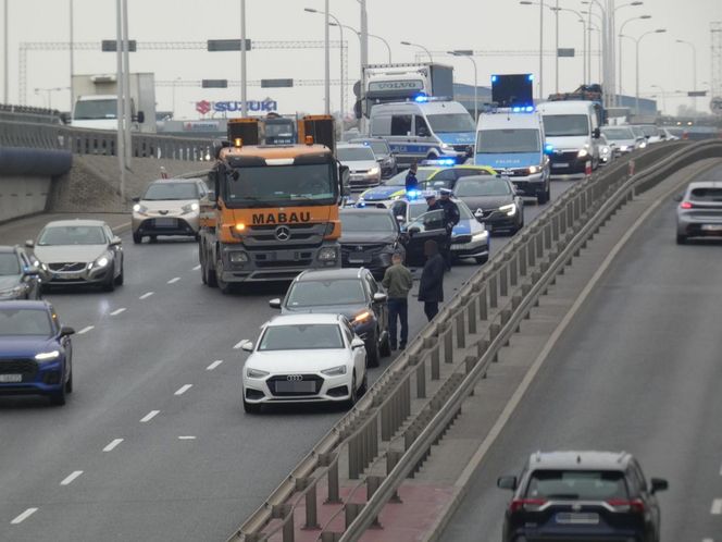 Warszawa. Pościg za kradzionym autem 